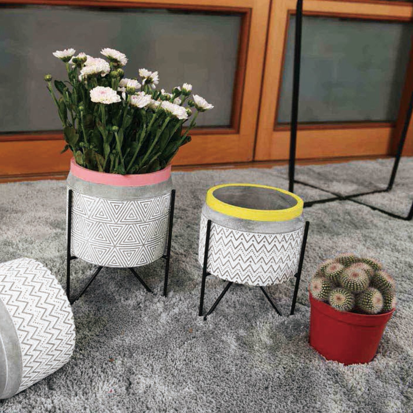 Factory Custom European Style Cement Flower Pot And Plants