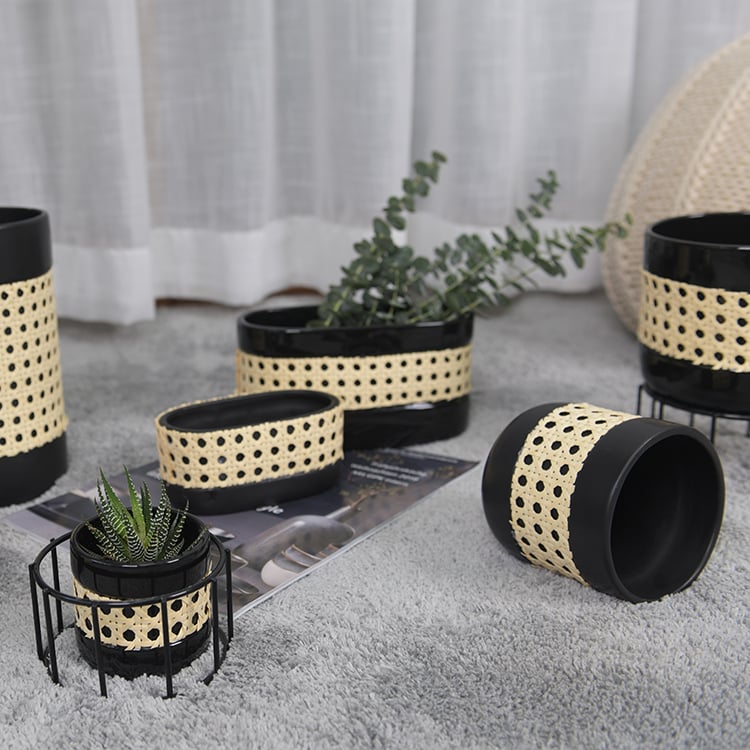 New Design White Round Clay Ceramic Flower Pot Planter Factory