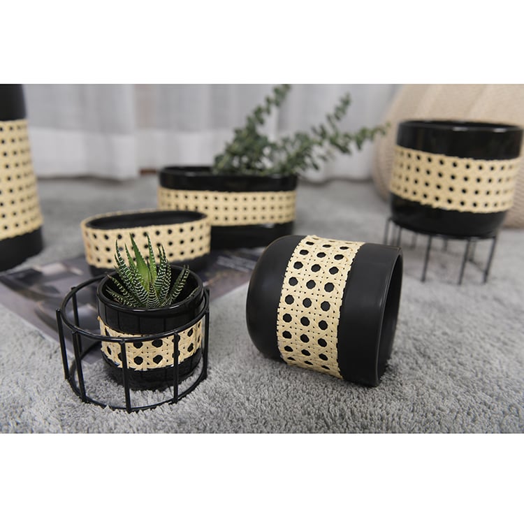 New Design White Round Clay Ceramic Flower Pot Planter Factory